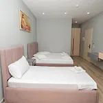 Julius Hotel Golem (Tirana)