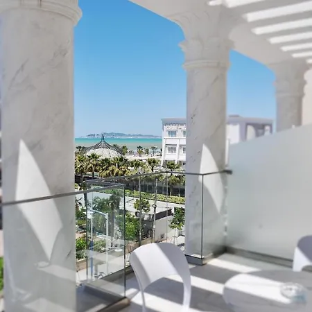 Julius Hotel Golem (Tirana)