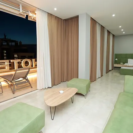 Julius Hotel Golem (Tirana)