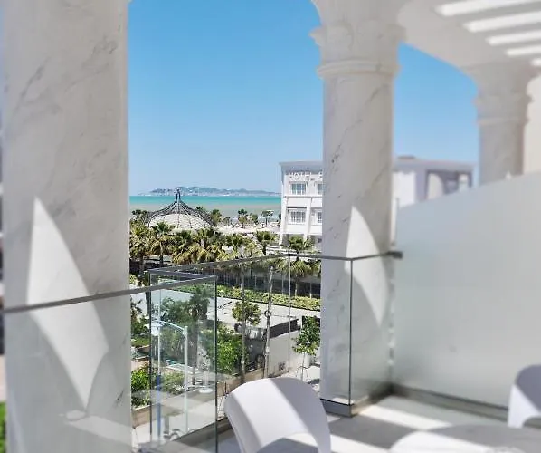 Julius فندق غوليم