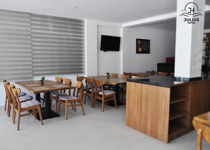 ホテル Julius *