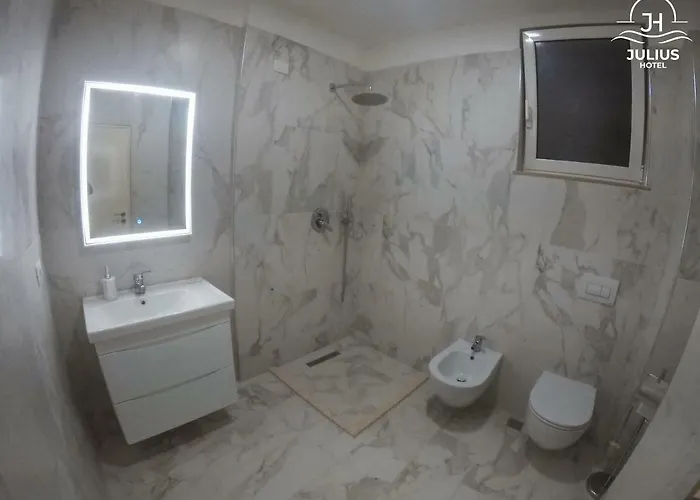 Julius ホテル ゴーレム