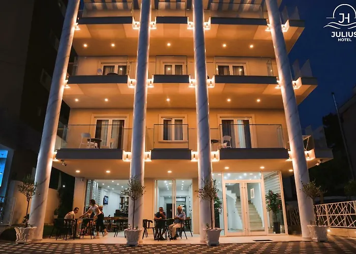 فندق Julius