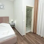 Hotel Julius Golem (Tirana)