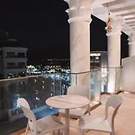 Julius Hotel Golem (Tirana)