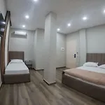 Julius Hotel *