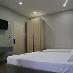 Hotel Julius Golem (Tirana)