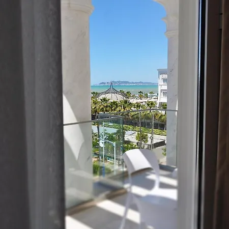 Julius Hotel Golem (Tirana)