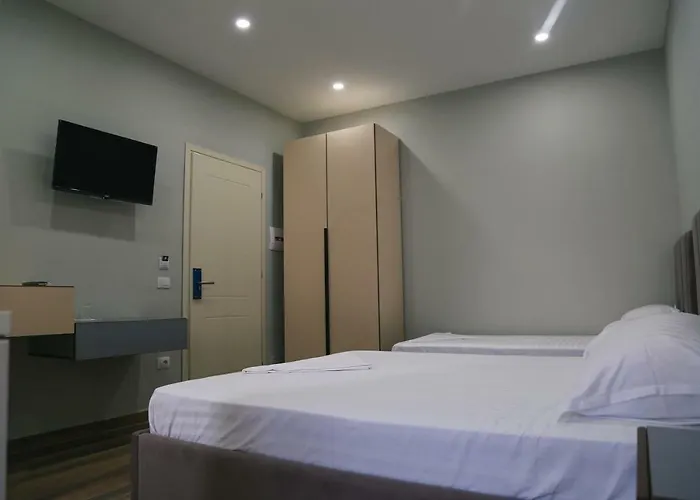 Отель Julius Голем